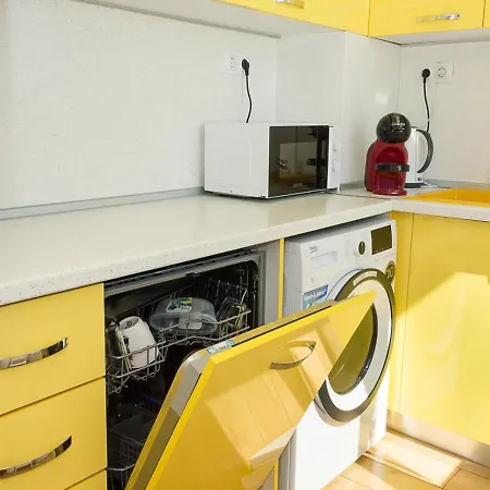 Feel At 2bd Flat In By Flat Mаnаger Apartman